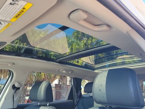 Used 2023 Hyundai Santa Fe SEL w/ Premium Package image 34