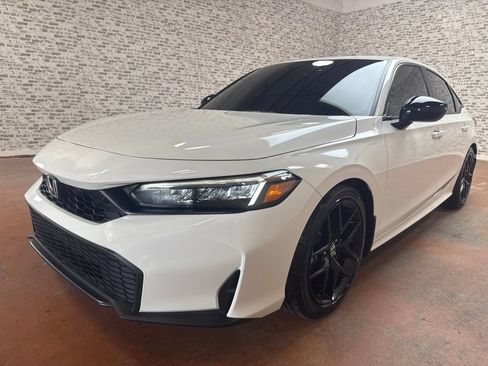 Used 2025 Honda Civic Sport image 3
