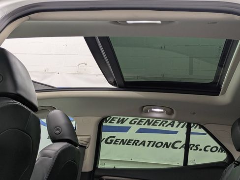 Used 2023 Buick Envision Avenir AWD/4WD image 6