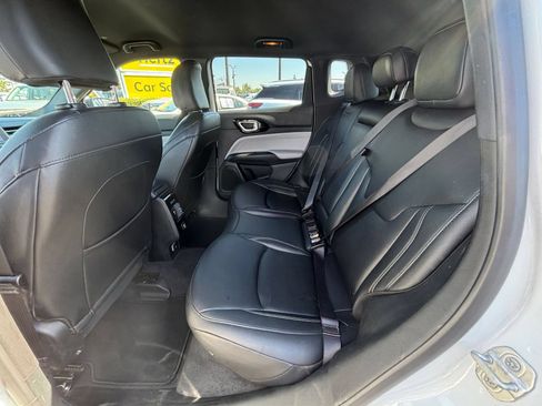 Used 2025 Jeep Compass Limited AWD/4WD image 27