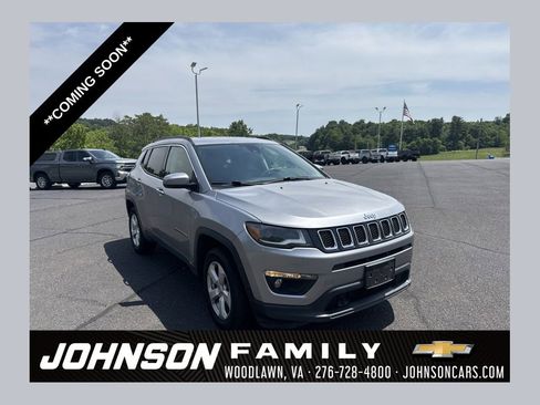 Used 2018 Jeep Compass Latitude w/ Popular Equipment Group AWD/4WD image 1