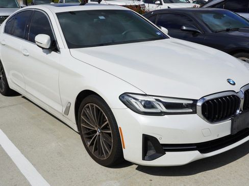 Used 2023 BMW 540i w/ Premium Package image 3