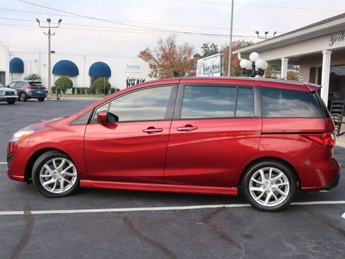 Used 2012 MAZDA MAZDA5 Touring w/ Moonroof & Audio Pkg image 9