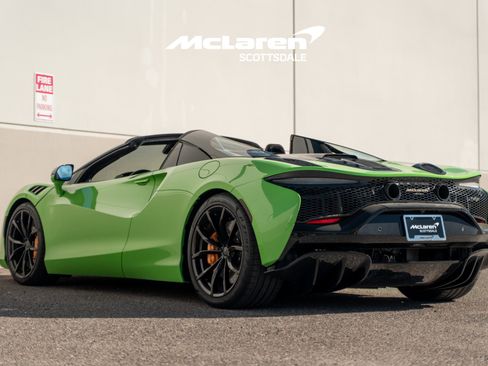 Used 2025 McLaren Artura Spider image 5