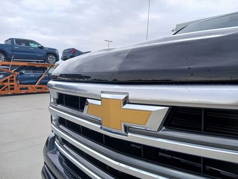 Used 2026 Chevrolet Silverado 1500 High Country w/ Technology Package AWD/4WD image 9