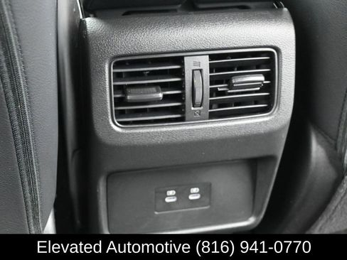 Used 2025 Nissan Rogue SL FWD image 16