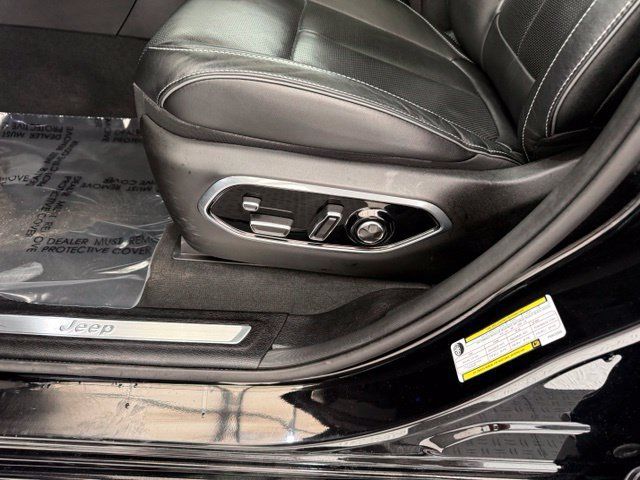 Used 2023 Jeep Grand Cherokee Overland w/ Advanced Protech Group III AWD/4WD image 14