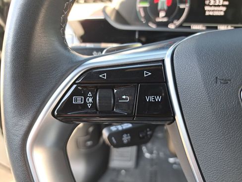 Used 2024 Audi Q8 e-tron Premium Plus w/ Premium Plus Package image 17