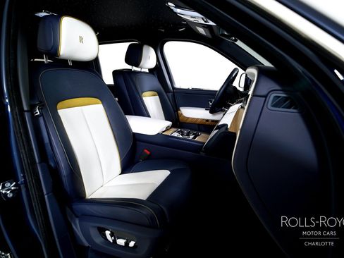 Used 2025 Rolls-Royce Cullinan AWD/4WD image 38