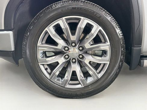 Used 2024 GMC Sierra 1500 Denali AWD/4WD image 32