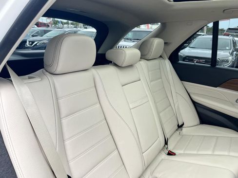 Used 2020 Mercedes-Benz GLE 450 GLE 450 4MATIC SUV image 19