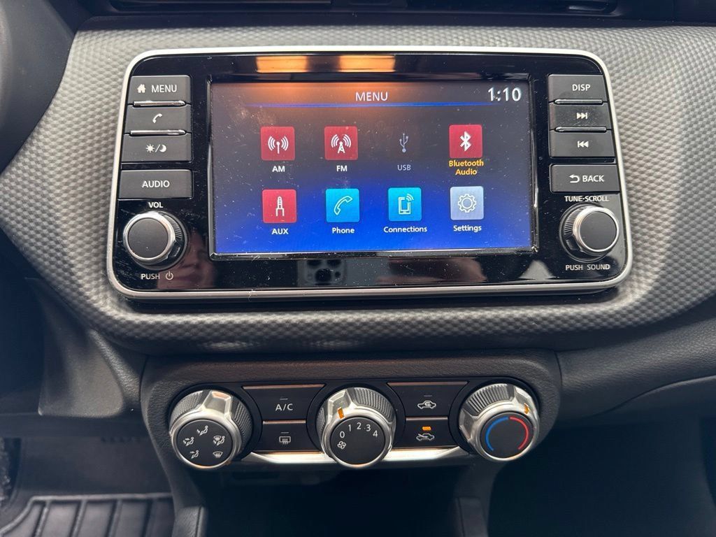 Used 2025 Nissan Kicks Play S FWD image 4