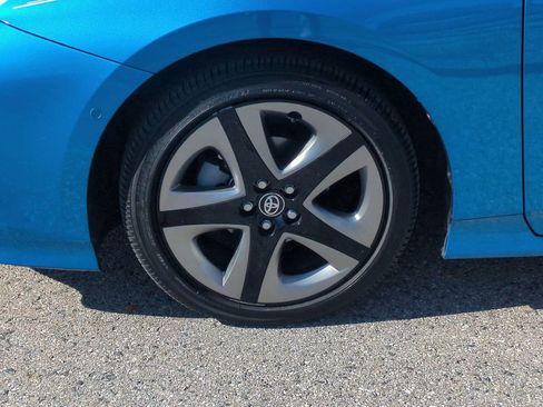 Certified 2022 Toyota Prius Limited image 11