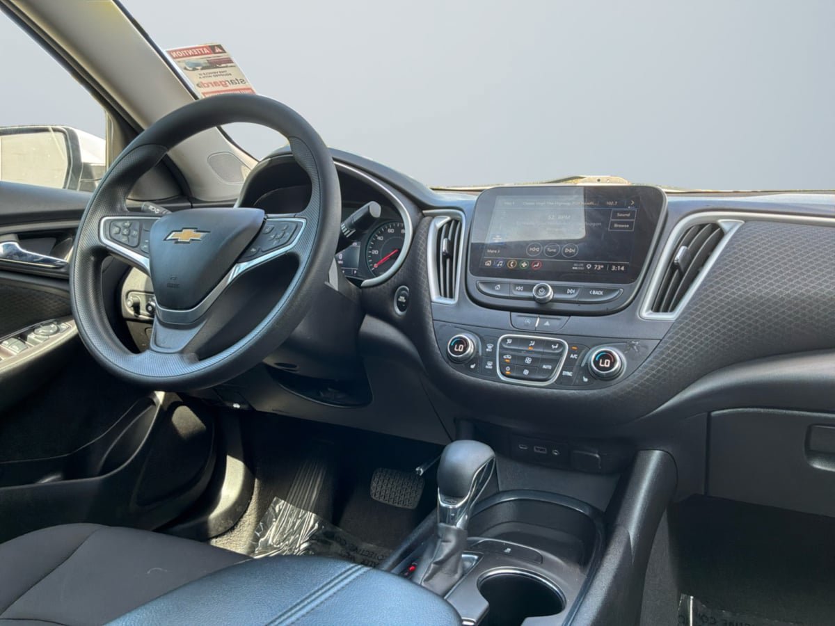 Used 2023 Chevrolet Malibu LT FWD image 14