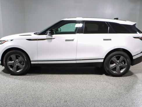 Used 2022 Land Rover Range Rover Velar R-Dynamic S image 10