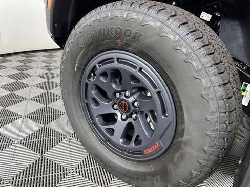 New 2026 Nissan Frontier PRO-4X w/ Pro Premium Package AWD/4WD image 13