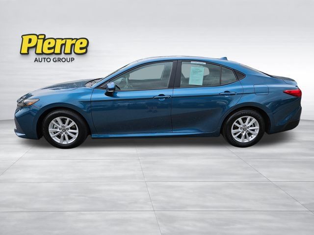 Used 2025 Toyota Camry LE FWD image 2