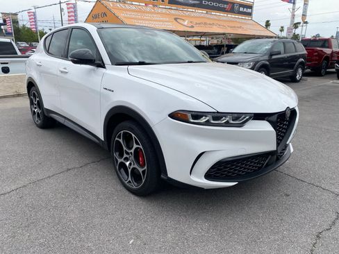 Used 2024 Alfa Romeo Tonale Veloce AWD/4WD image 3