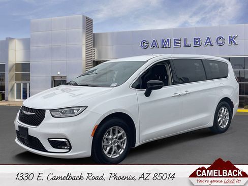 Used 2024 Chrysler Pacifica Touring-L FWD image 1