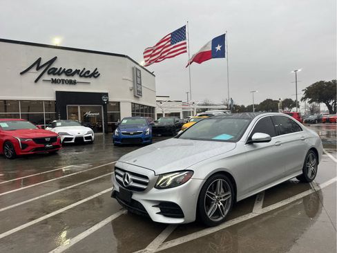 Used 2017 Mercedes-Benz E 300 E 300 Luxury image 1