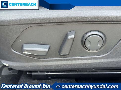 Used 2022 Hyundai Elantra Limited FWD image 18