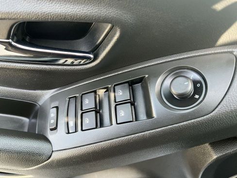 Used 2021 Chevrolet Trax LS image 22