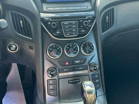 Used 2015 Hyundai Genesis 3.8 image 14