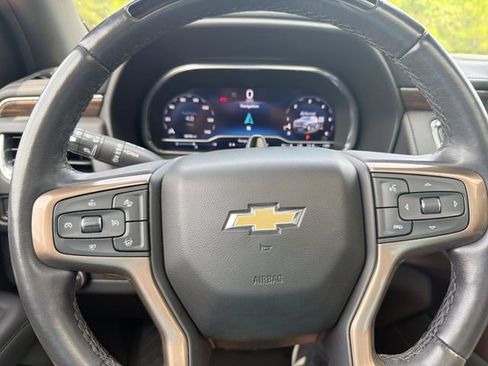 Used 2023 Chevrolet Suburban High Country w/ Advanced Technology Package AWD/4WD image 17