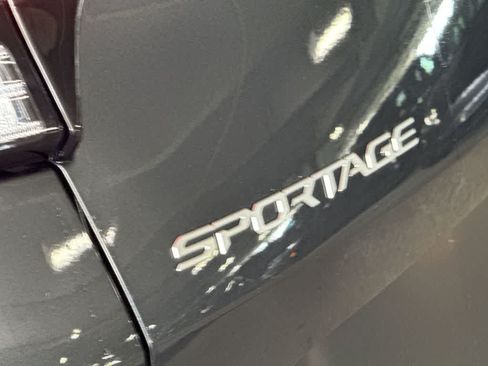 Used 2024 Kia Sportage EX FWD image 10