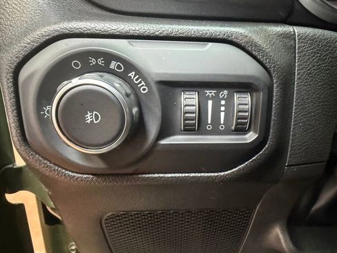 Used 2022 Jeep Wrangler Unlimited Rubicon AWD/4WD image 22