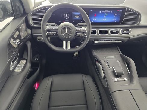 New 2026 Mercedes-Benz GLS 450 4MATIC image 10