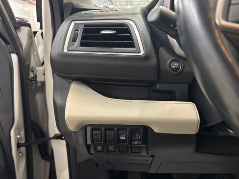 Used 2019 Subaru Ascent Touring w/ Popular Package #3 AWD/4WD image 16