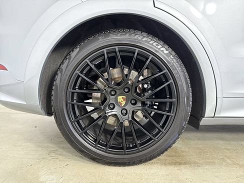 Certified 2023 Porsche Cayenne GTS AWD/4WD image 16