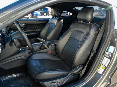 Used 2017 Ford Mustang GT Premium w/ GT Performance Package image 29