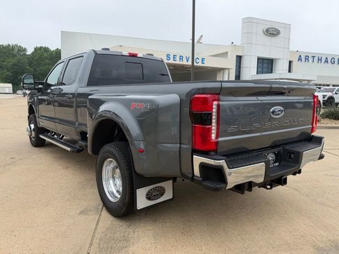 New 2026 Ford F350 4x4 Crew Cab DRW Super Duty image 3