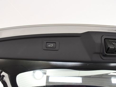 Used 2017 Subaru Outback 2.5i Premium image 25