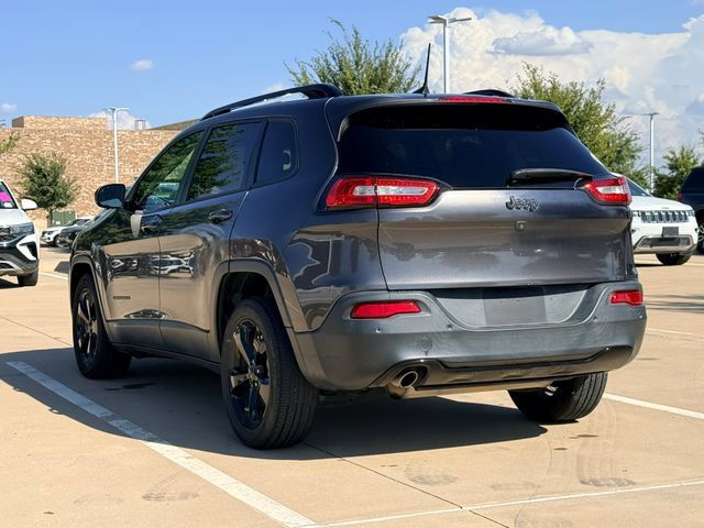 Used 2018 Jeep Cherokee Limited w/ Luxury Group FWD image 11