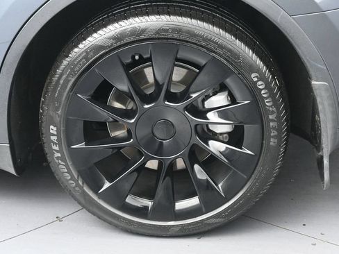 Used 2023 Tesla Model Y Long Range AWD/4WD image 10