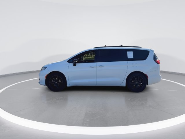 Used 2025 Chrysler Pacifica Limited FWD image 10