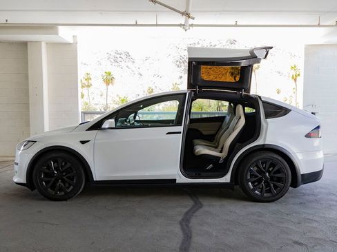 Used 2023 Tesla Model X AWD/4WD image 19