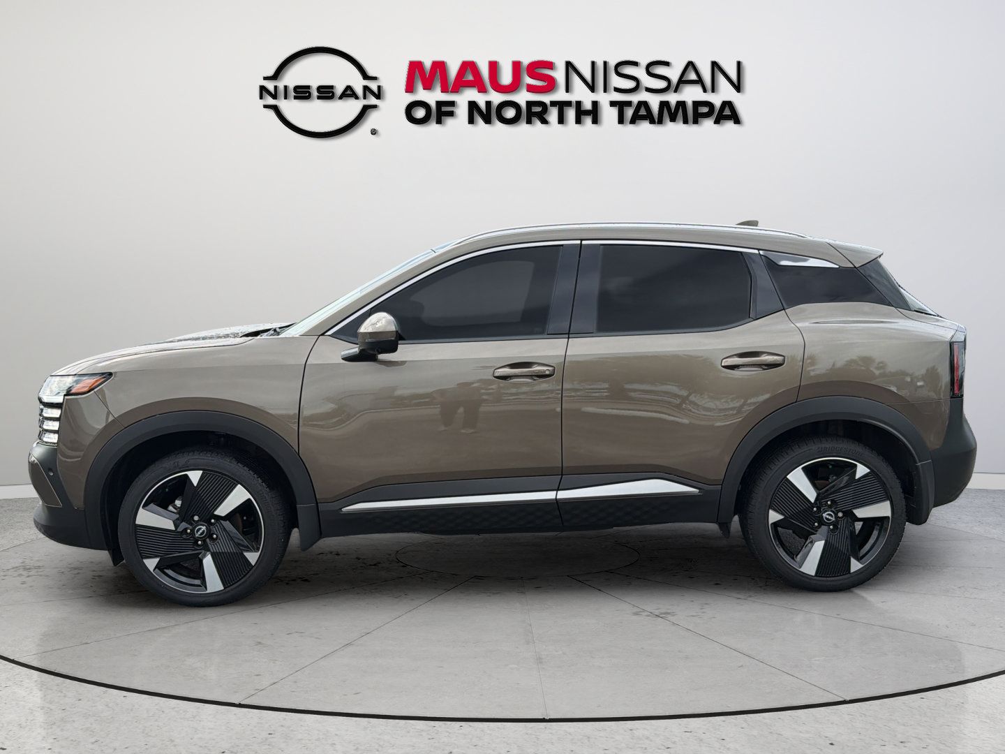 Certified 2025 Nissan Kicks SR FWD image 6