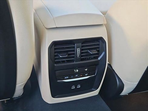 Certified 2024 BMW 330i Sedan w/ Premium Package RWD image 18