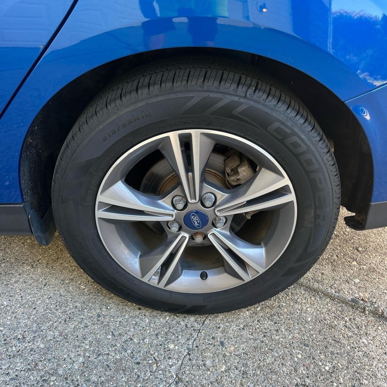 Used 2018 Ford Focus SE w/ SE Appearance Package FWD image 19