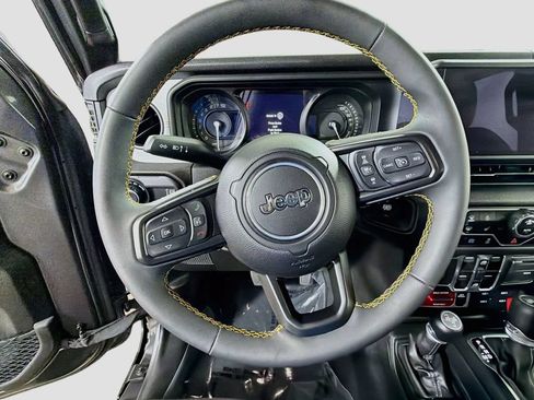 Used 2024 Jeep Wrangler Unlimited AWD/4WD image 13