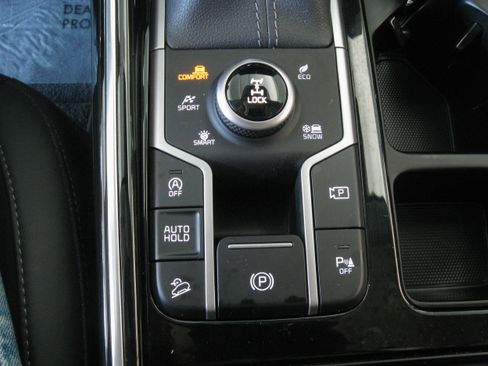 Used 2023 Kia Sorento SX image 18