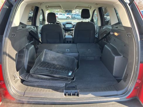 Certified 2019 Ford Escape SE image 32