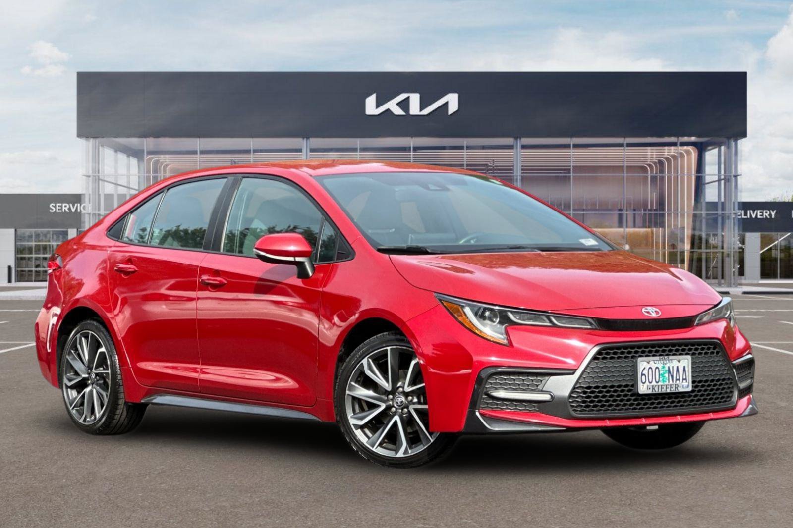Used 2021 Toyota Corolla SE FWD image 2