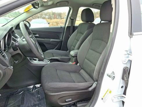 Used 2016 Chevrolet Cruze LT image 13