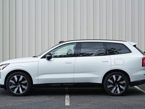 Used 2025 Volvo EX90 Ultra AWD/4WD image 47