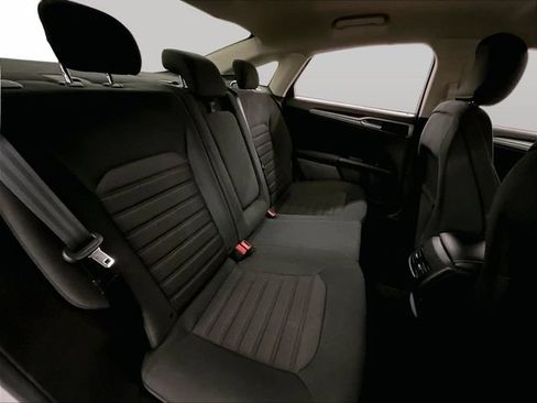 Used 2019 Ford Fusion SE FWD image 26